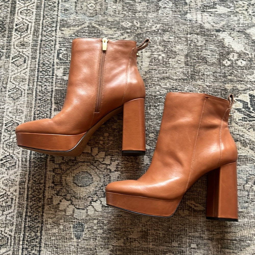 Vince Camuto Gripaula platform boot